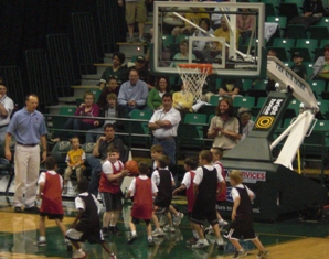 usf-halftime-little-kids-playing